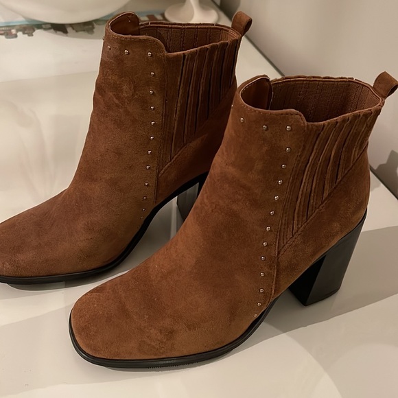 Suede boots - Picture 3 of 6